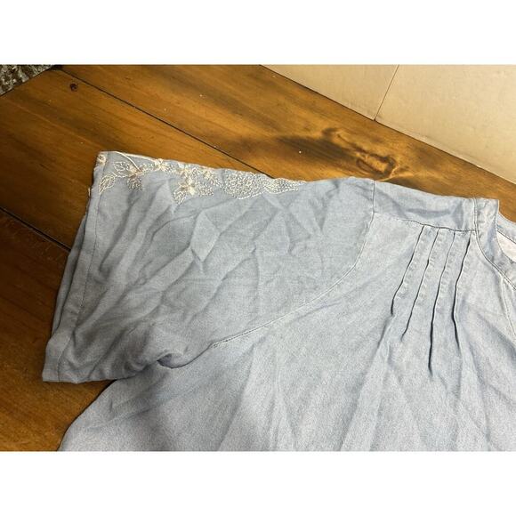 Anthropologie Kindred Women’s Chambray Floral Embroidered Shirt Plus Size 1X - Picture 4 of 10